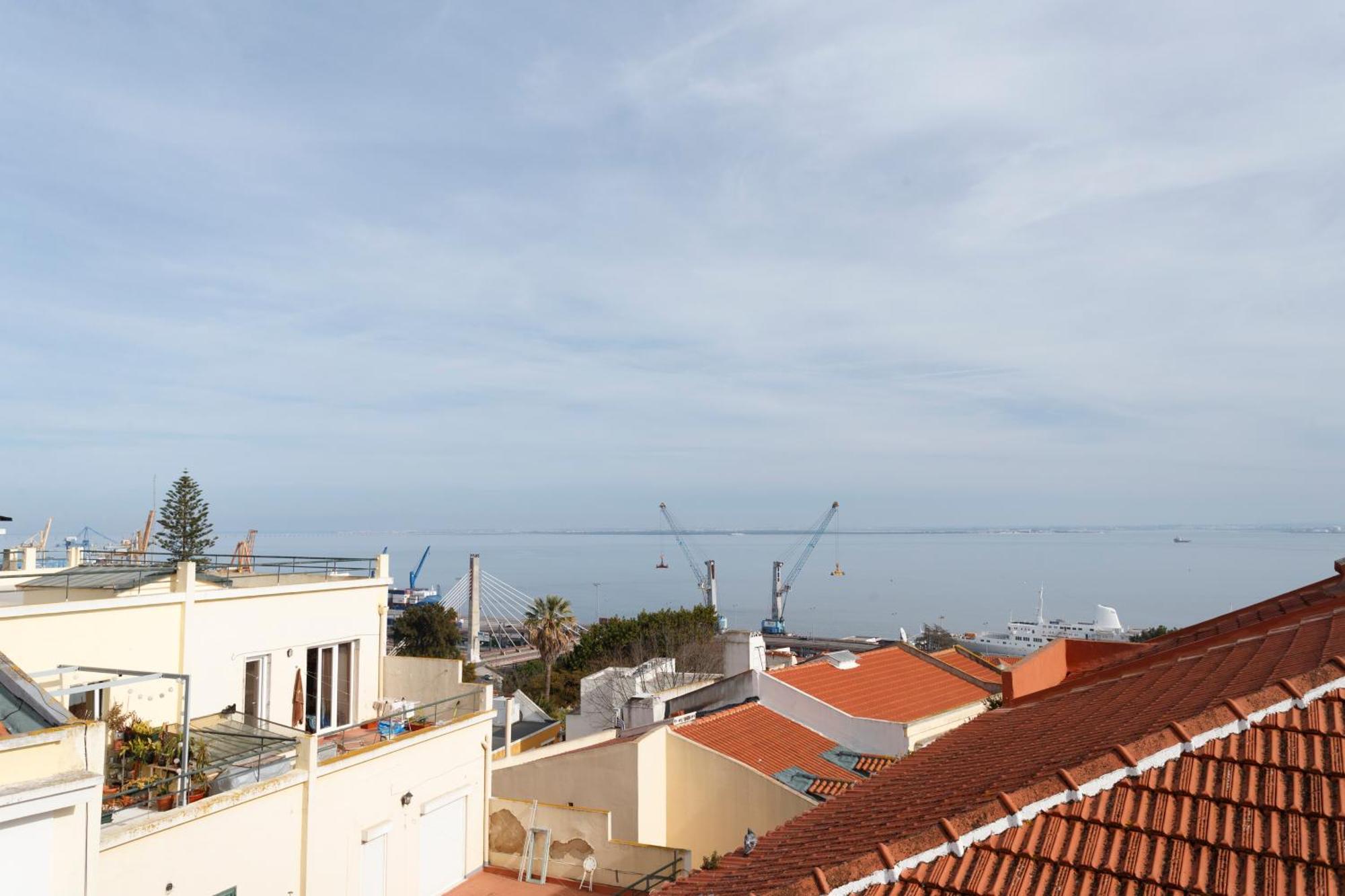 Barbadinhos Apartments In Lisbon Historic Neighborhood Lisboa Exterior foto